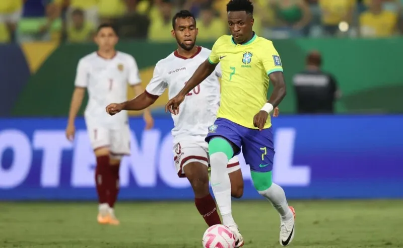 Vini Jr. foi titular na partida entre Brasil e Venezuela
