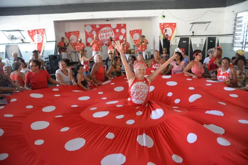 Bola Branca é um dos mais tradicionais blocos da cidade