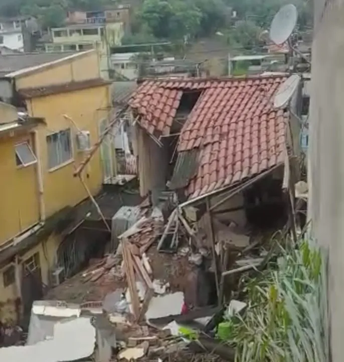 Casa ficou destruída