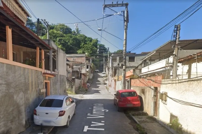 A rua é alta e os moradores do final da via não recebem abastecimento