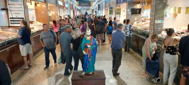 Mercado de São Pedro recebe bom movimento de compradores na semana