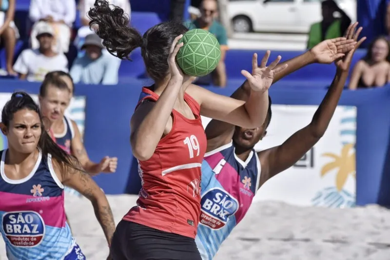 A etapa de abertura da temporada do Circuito Brasileiro de Handebol de Praia chegou ao fim no domingo (23)