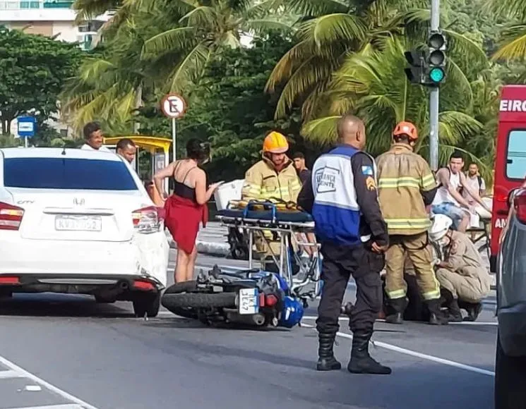 Acidente aconteceu em frente ao Mc Donald's