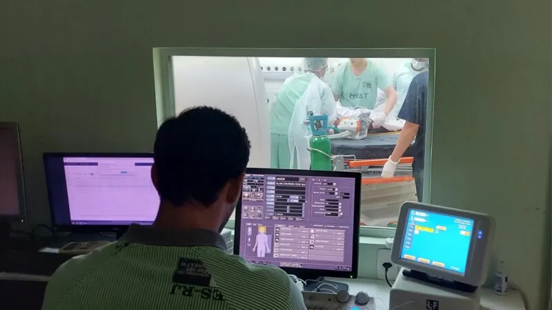 Evitar o consumo de álcool antes de dirigir, não usar o celular na direção, respeitar as regras de trânsito e não fazer ultrapassagem perigosa , ajudam a diminuir significativamente o número de ocorrências.
