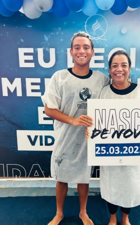 Delegada aposentada Adriana Belém foi batizada nesse sábado (25)