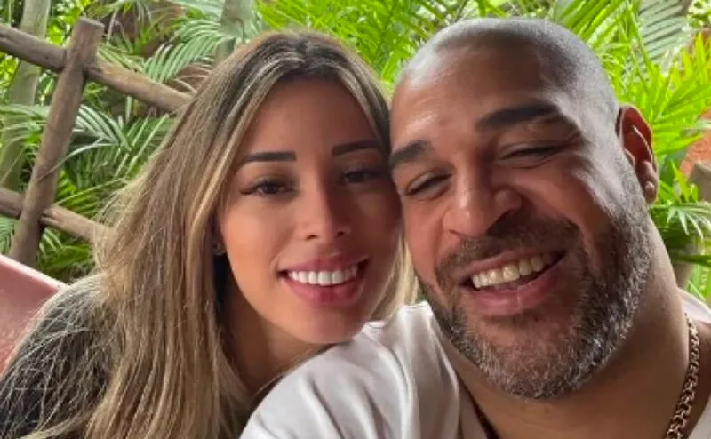 Adriano e Micaela se separaram três semanas após assinarem os papéis no civil