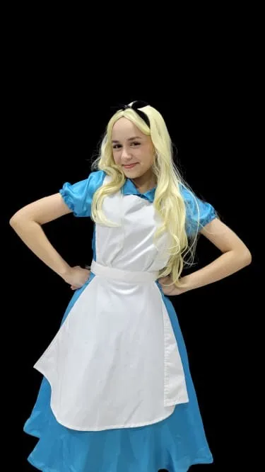 O espetáculo infantil “Alice no País das Maravilhas, conta a história de Alice e suas aventuras no País das Maravilhas.