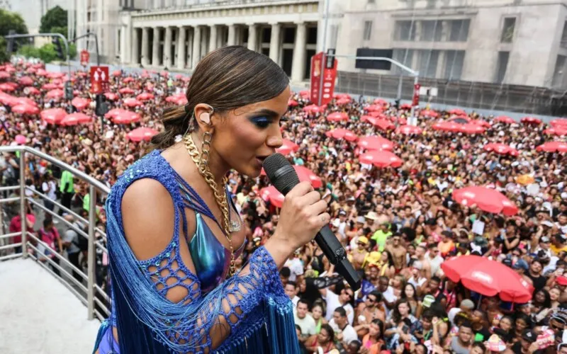 O Bloco da Anitta vai comandar a folia no sábado (25), no Centro