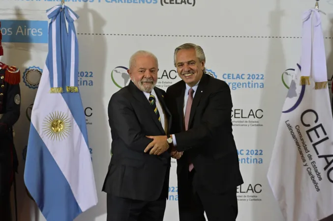 Lula, em sua primeira viagem internacional a Argentina, em janeiro