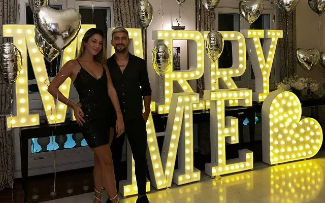 O casal compartilhou a novidade nas redes sociais