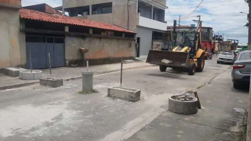 Há mais de dez dias os militares agem no bairro, com o intuito de recuperar o terreno ocupado e controlado por criminosos do Comando Vermelho