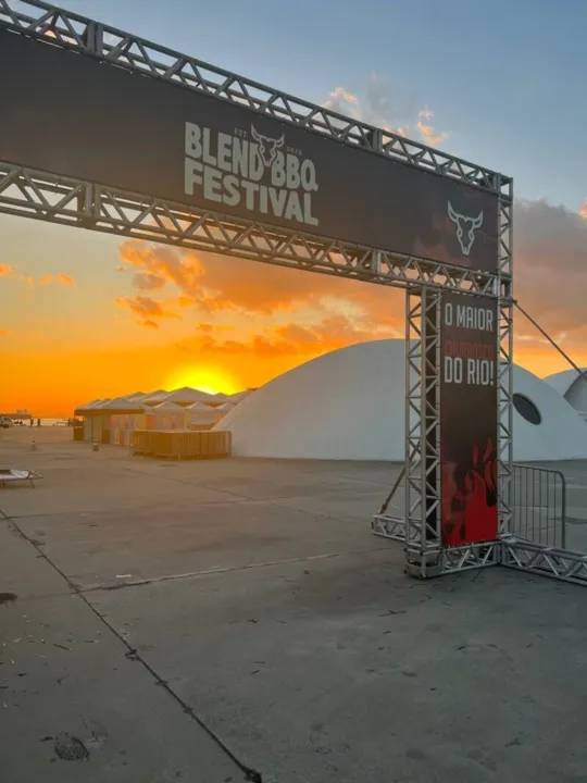 O evento tem o apoio da Prefeitura de Niterói e conta com curadoria dos chefs Luis Felipe Carril, do Blend Steak Bar e Blend Parrilla, e Luã Tavares, especialista em American BBQ