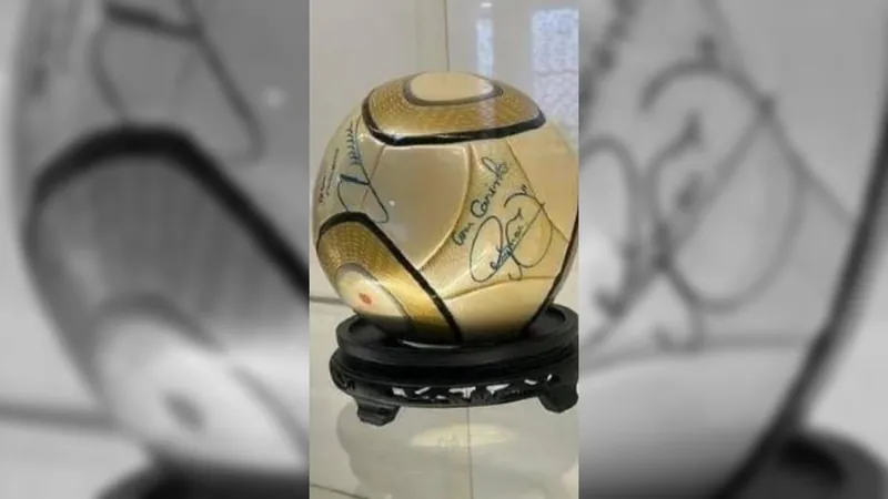 A bola foi apreendida pela Polícia Federal