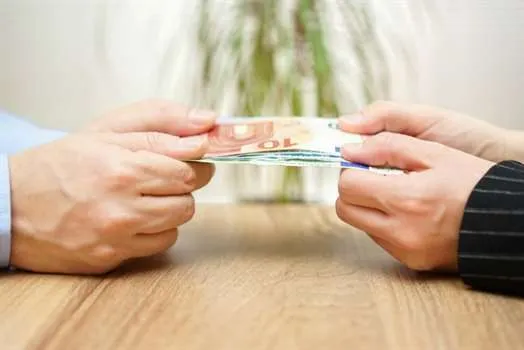 Educação financeira pode ser a chave para prevenção e resolução do problema que afeta mais da metade dos casais
