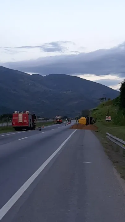 Pista precisou ser fechada nos dois sentidos