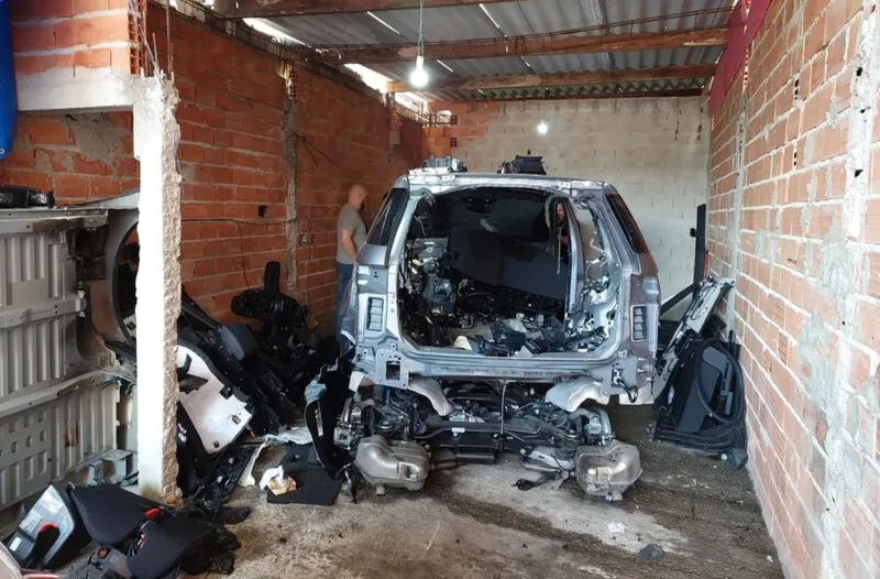 O carro do cantor foi achado em um desmanche em São Paulo