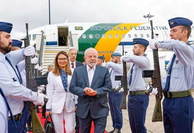 A viagem do presidente Lula à Londres, na Inglaterra, para coroação do rei Charles III, será nesta quinta-feira (4), às 18h, horário de Brasília