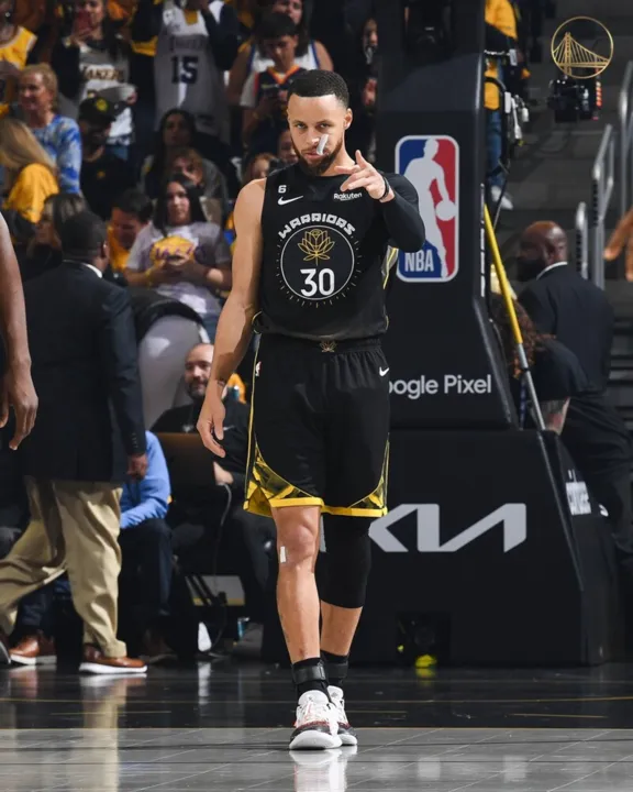 Astro do basquete americano comentou sobre o primeiro jogo da semi-final e sai em defesa de seu companheiro, Jordan Poole