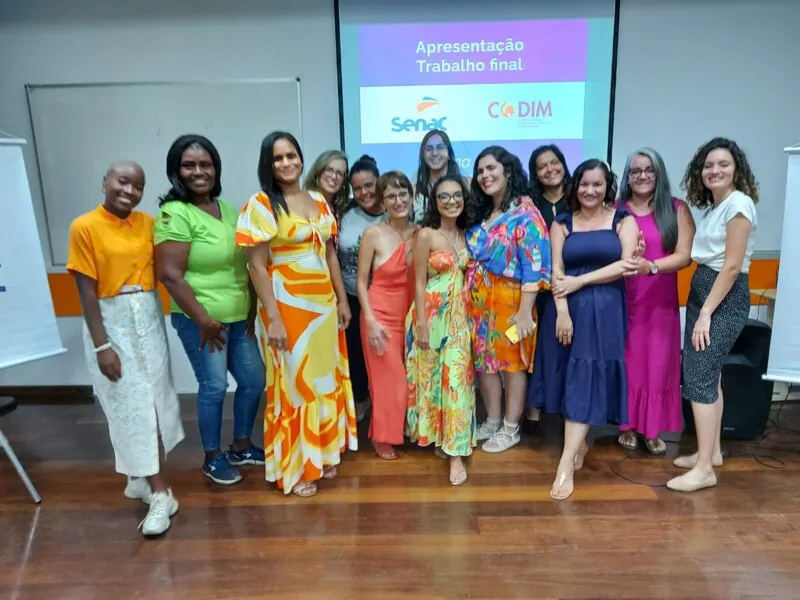 Prefeitura de Niterói forma mulheres em cursos de Design Gráfico Digital e de Consultoria de Imagem