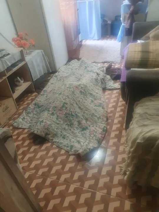 Mulher estaria sob efeito de drogas na hora em que adolescente aplicou um "mata-leão"