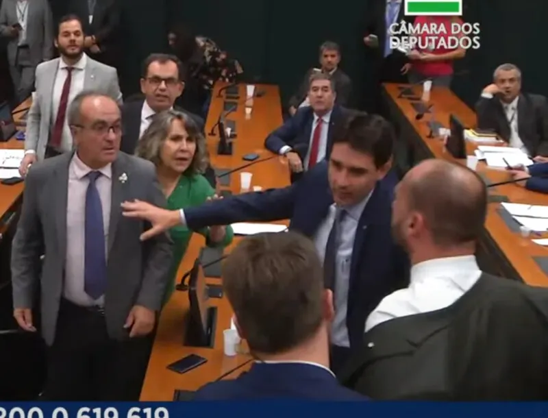 Políticos quase chegaram às vias de fato