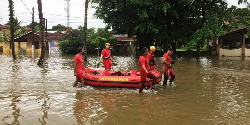 Em Bertioga, caiu o volume de 683 milímetros acumulados no período, o maior registro do sistema até o momento