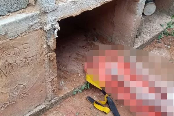 A vítima relatou aos policiais que dois homens encapuzados a agrediram e a levaram