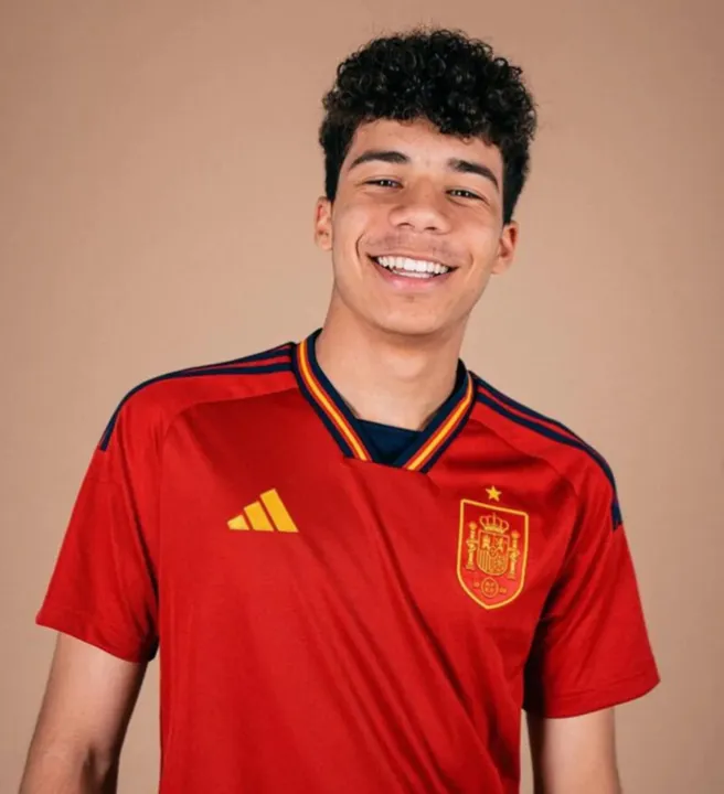 O menino de 13 anos, joga no Real Madrid desde 2017