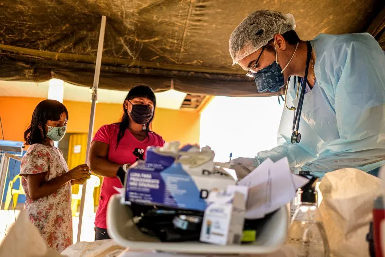 Médico formado pelo Fies receberá bônus se atuar em área de vulnerabilidade
