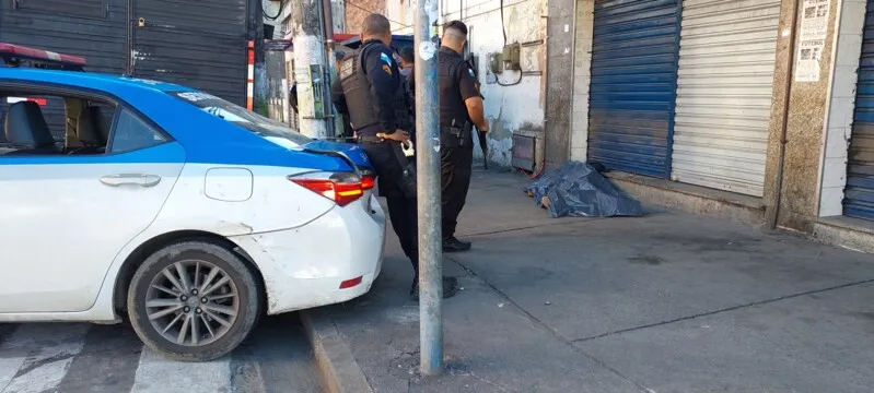 Corpo ainda não foi identificado; Delegacia de Homicídios investiga o caso