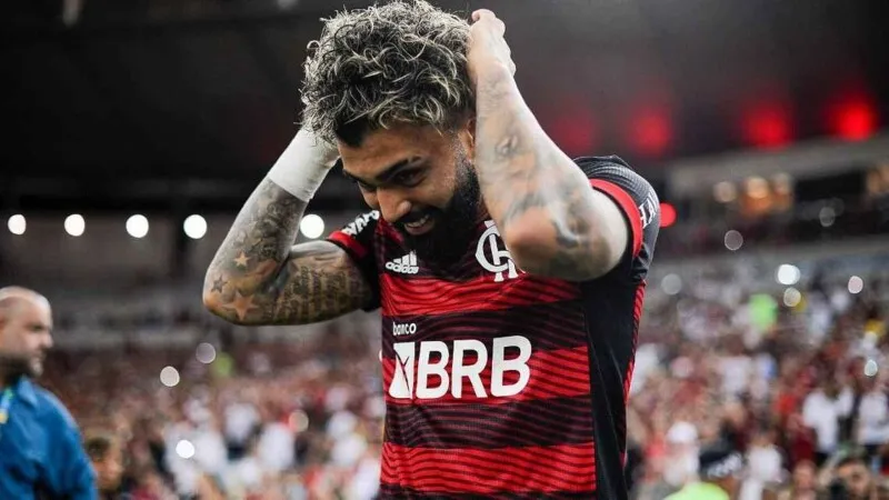O segundo foi de Gabigol, de pênalti, interrompendo uma seca de dois meses