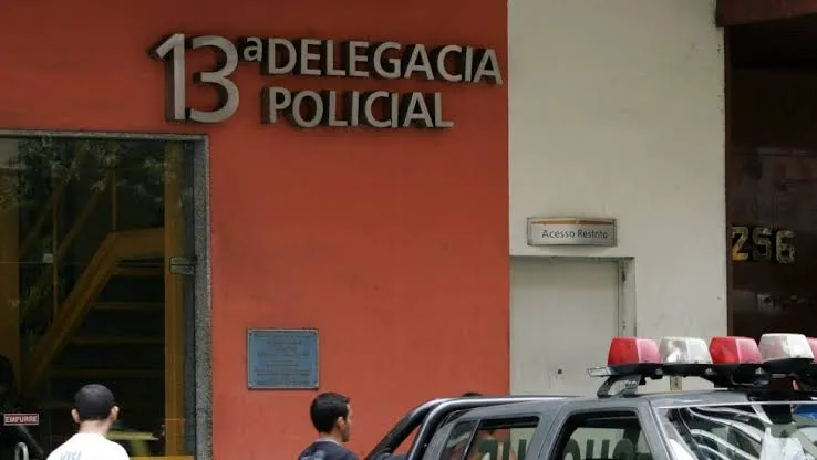 Policiais civis da 13ª DP (Ipanema) prenderam o estelionatário nesta sexta (24)