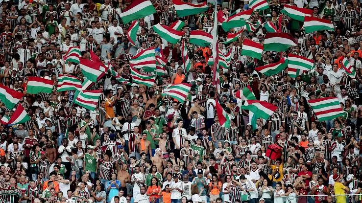 Recém-nascido é registrado como sócio-torcedor do Fluminense com apenas 21 minutos de vida