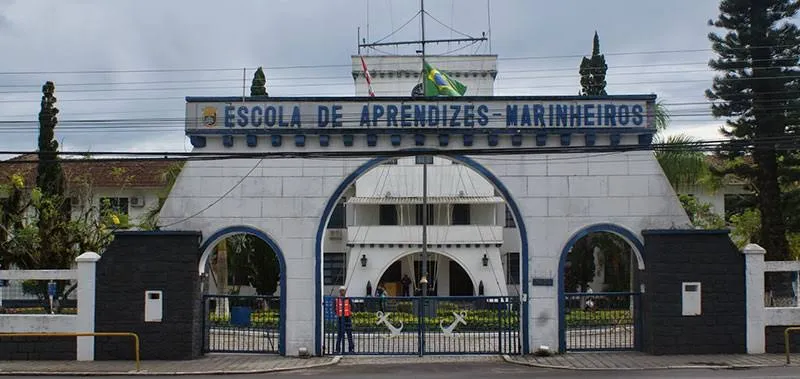 Existem quatro escolas de Aprendizes-Marinheiros: no Ceará, em Fortaleza; em Pernambuco, Olinda; em Espírito Santo, Vila Velha; e em Santa Catarina, Florianópolis