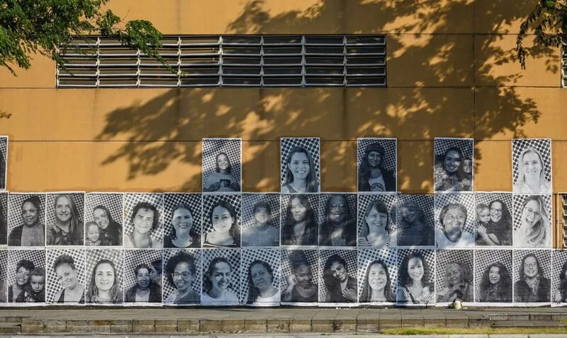 Elas posaram para os fotógrafos Beatriz Gimenez, cria do Morro do Pinto, e Douglas Dobby, do Morro da Providência