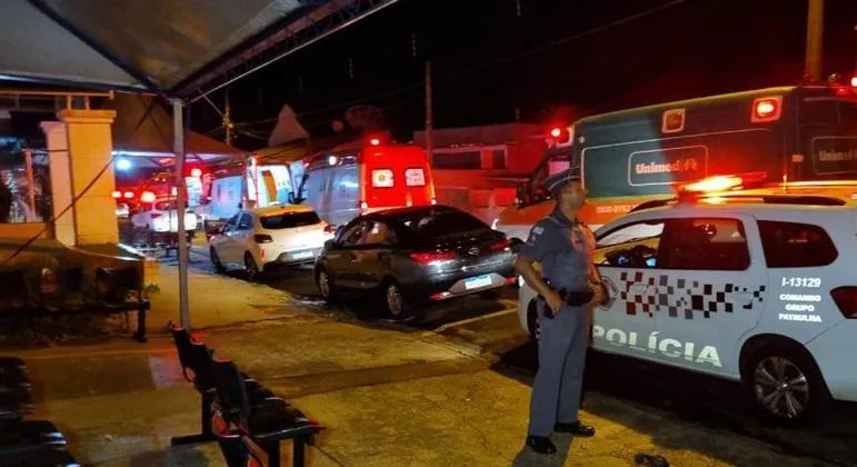 Suspeito foi atingido por disparo da PM. Com ele, foi encontrada uma pequena porção de cocaína