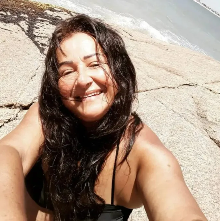 O atestado de óbito confirmou que ela morreu de uma perfuração do intestino e hemorragia