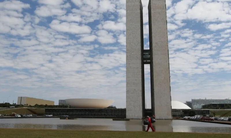 Os membros serão designados pelos líderes partidários