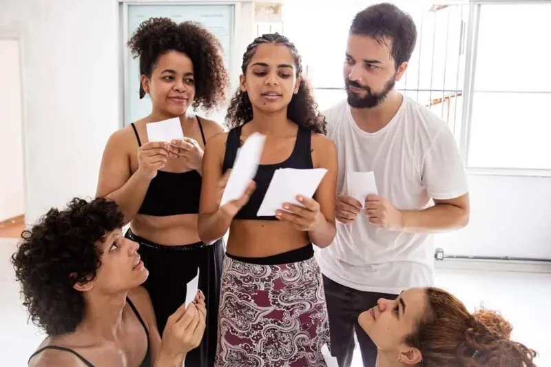 Coletivo teatral foi criado por atores e atrizes de São Gonçalo e Niterói