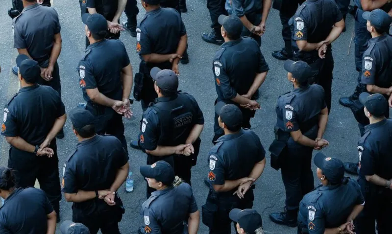 Policiais civis, agentes penitenciários e servidores que trabalham com adolescentes infratores no Rio de Janeiro terão um programa de prevenção ao suicídio