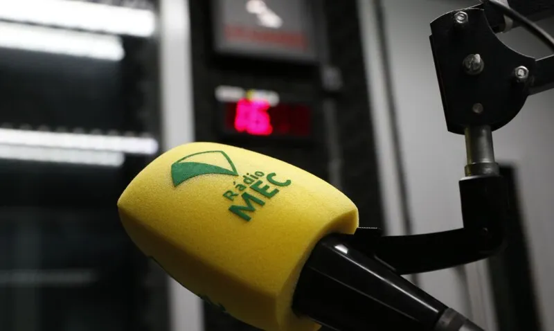 A Rádio MEC completa 100 anos no próximo dia 20 de abril