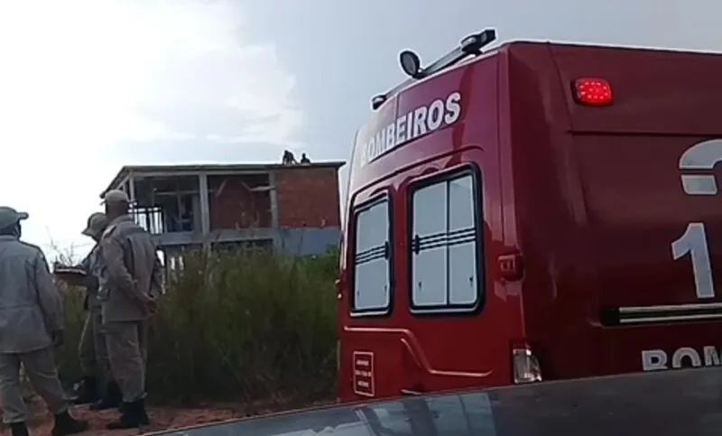 Homem morre ao ser atingido por um raio em Saquarema, no RJ