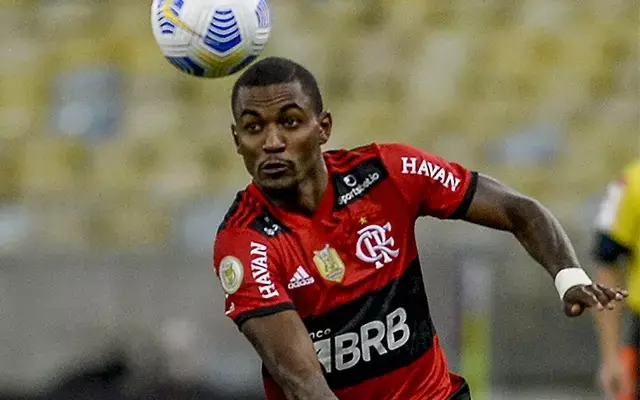 O lateral, de 21 anos, entrou no Flamengo no ano passado