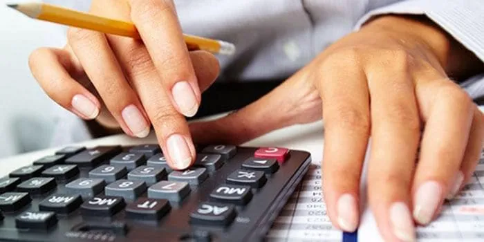 Entre 2020 e 2022, a proporção de famílias endividadas passou de 66,5% para 77,9%