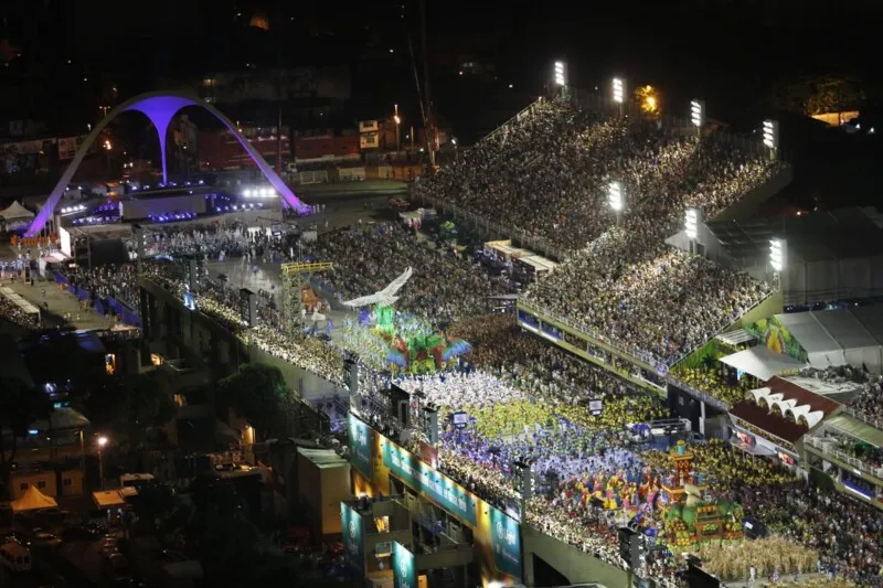 Em todos os dias de desfile, mais de 360 multas foram aplicadas no Rio
