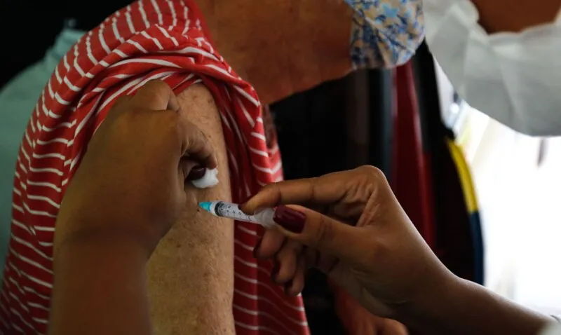 A vacina estará disponível nas 237 unidades de atenção primária no Rio