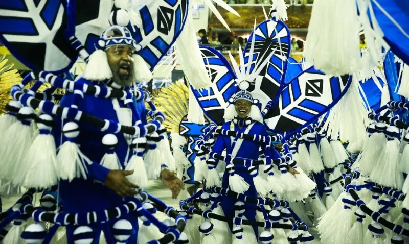 Escolas de samba do Grupo Especial fazem a festa na Avenida