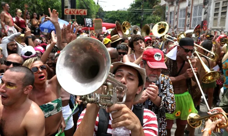 A festa de Momo na capital fluminense é responsável por um terço de toda a movimentação econômica no país, no período