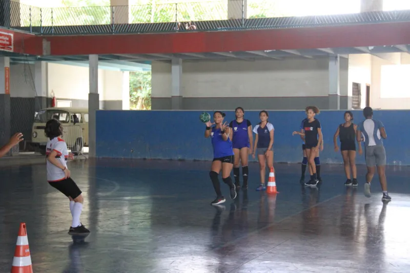 O processo seletivo é realizado às segundas, quartas e sextas, a partir das 13h30, no Clube Esportivo Mauá