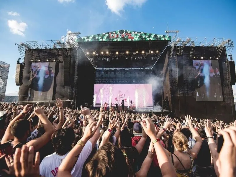 A produtora de eventos T4F, responsável pela organização do Lollapalooza, afirmou em nota que a relação com a empresa foi encerrada
